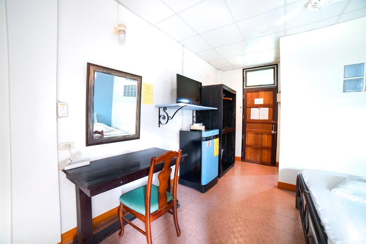 Pakdee House Otel Udon Thani Dış mekan fotoğraf