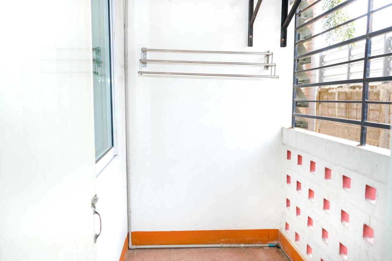 Pakdee House Otel Udon Thani Dış mekan fotoğraf