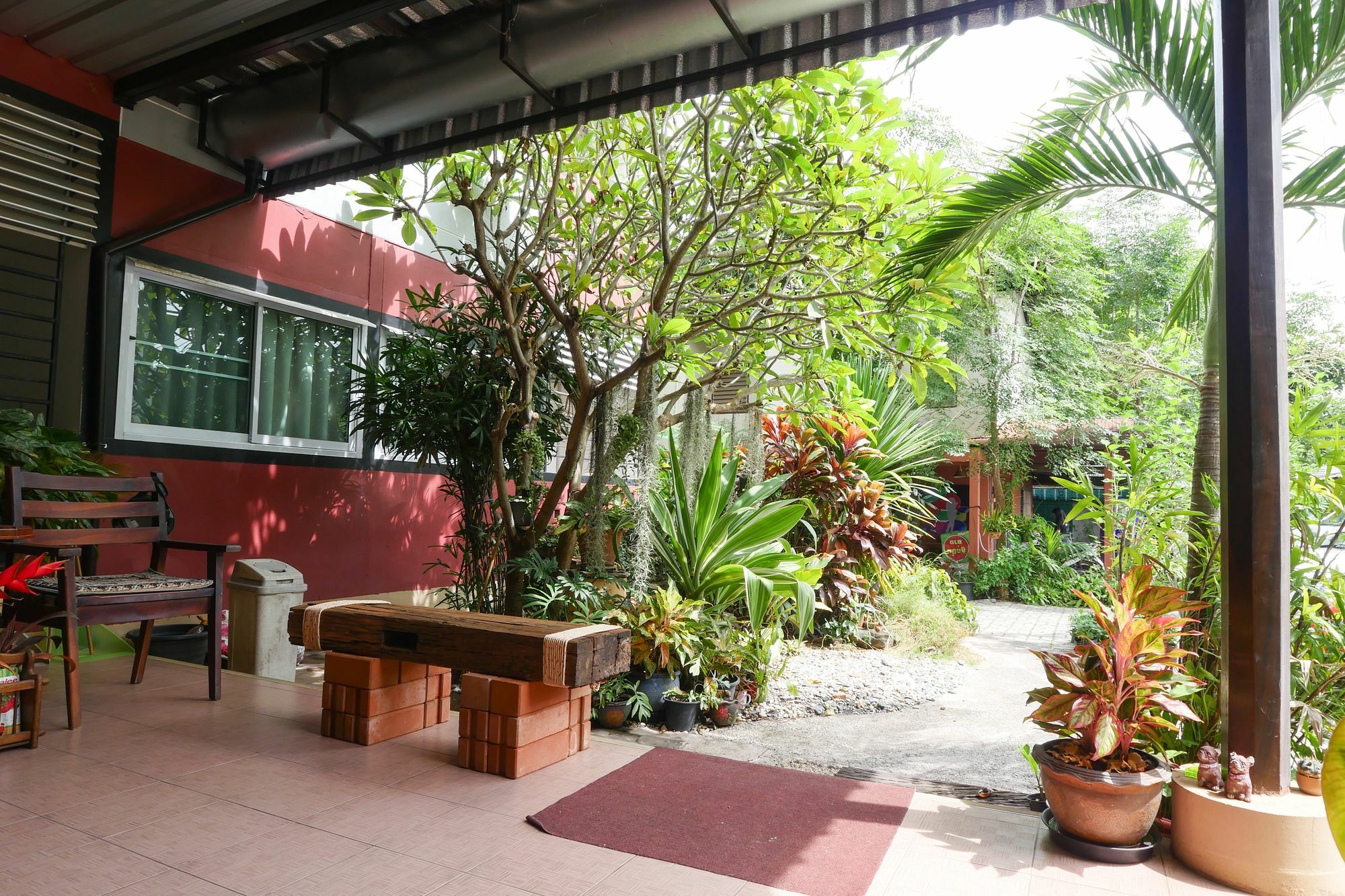 Pakdee House Otel Udon Thani Dış mekan fotoğraf