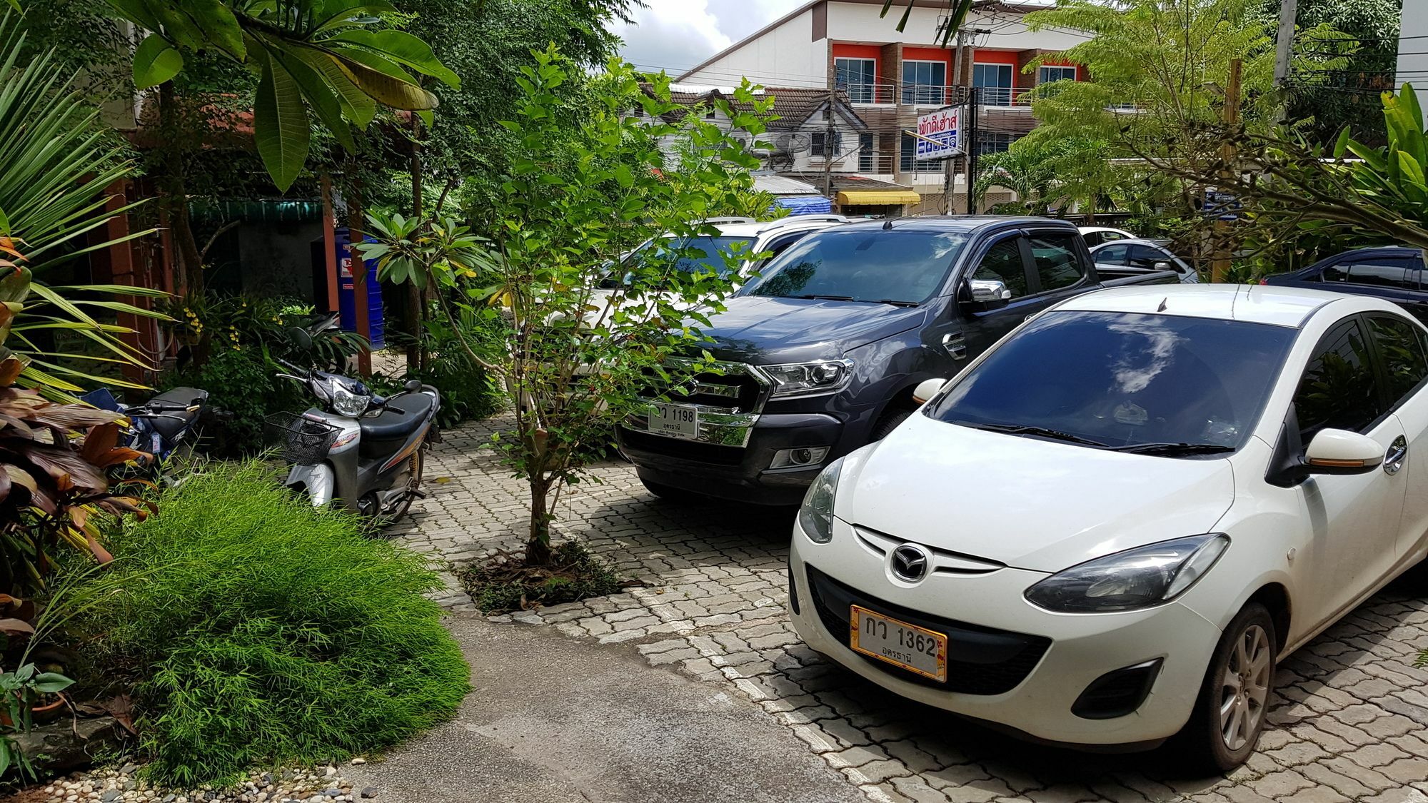 Pakdee House Otel Udon Thani Dış mekan fotoğraf